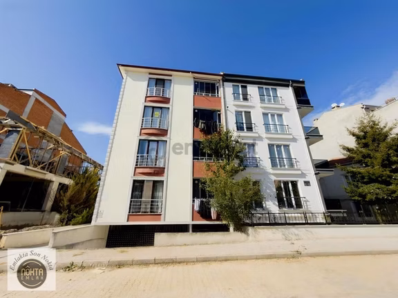 Nokta Emlak'dan Satılık 2+1 İskanlı Arakat Ön Cephe Daire 1