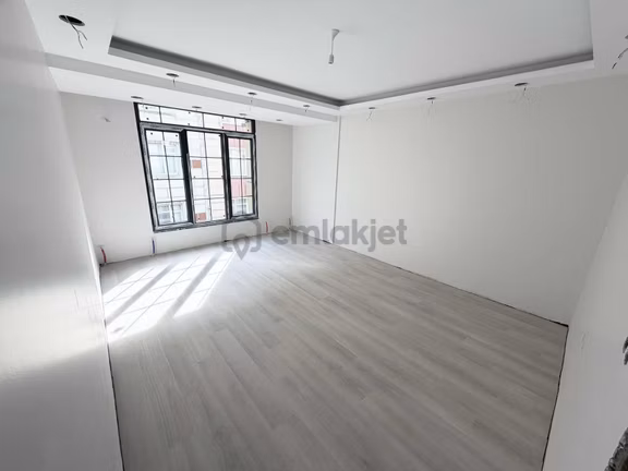 Demir İnşaat 50.yıl Mah Tranway Dibi Emsalsiz 120m2 Arakatlar 1