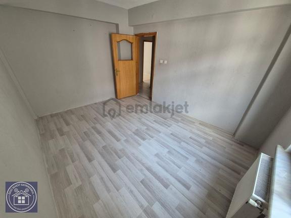 Yunus Emre Mah.cadde Üstü Satılık 3+1 Daire 2