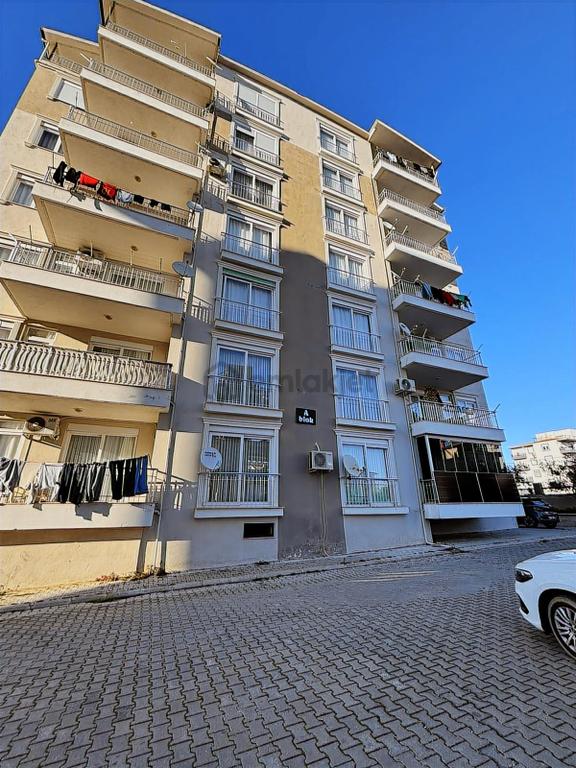 Usta Gayrimenkul'den Satılık 3+1 Cam Balkonlu Temiz Daire 2