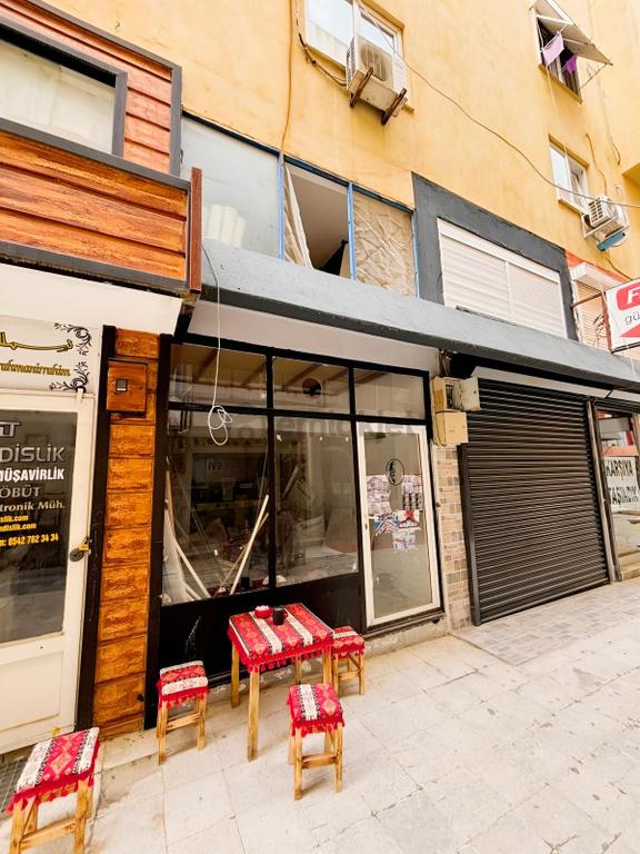 Usta Gayrimenkul'den Satılık Çarşıda Pasaj İçi Asma Katlı Dükkan 1
