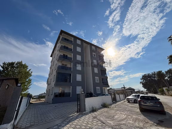 Usta Gayrimenkul'den Satılık 3+1 Ebevyn Banyolu Sıfır Gibi Daire 1
