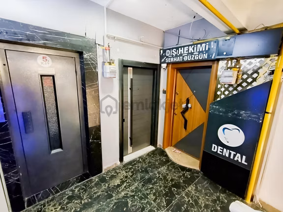 Şehir Merkezi Millet Caddesinde Satılık 7+1 Ofis 2