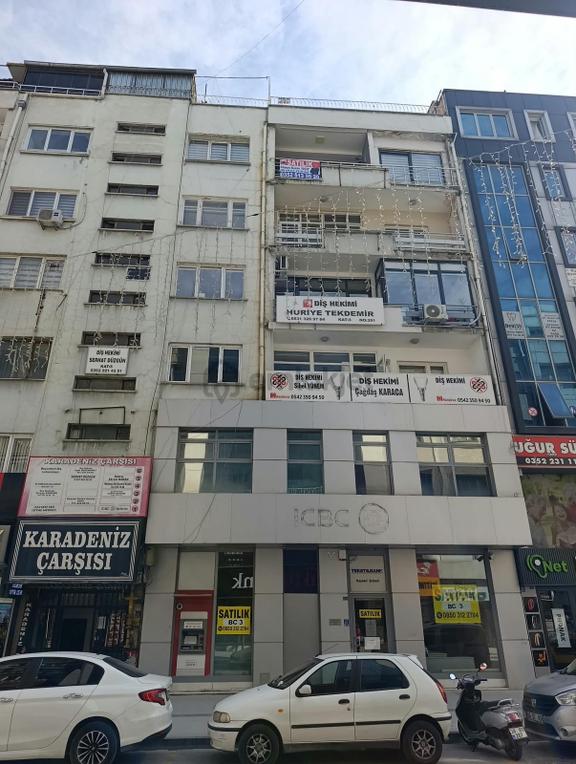 Şehir Merkezi Millet Caddesinde Satılık 7+1 Ofis 1