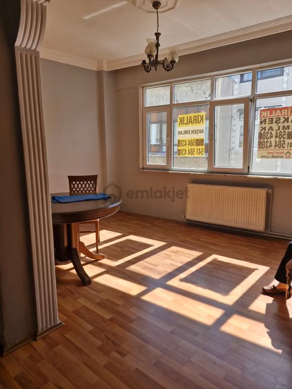 Akşenden Fatih Çapa Odabaşında 2.kat 2+1 80m² Temiz Kiralık Daire 1