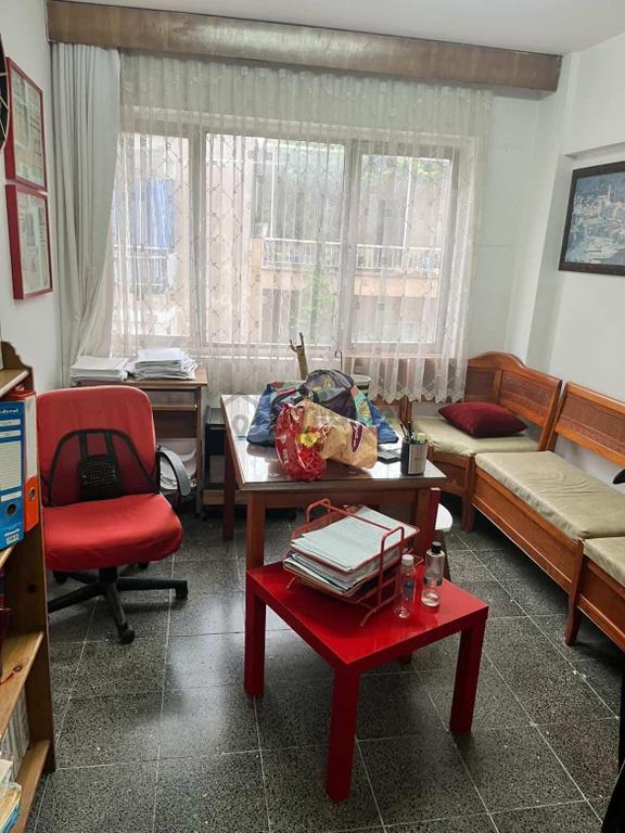 Karşıyaka Çarşı'nın En İşlek Sokağında İşhanında Satılık Ofis/büro 2