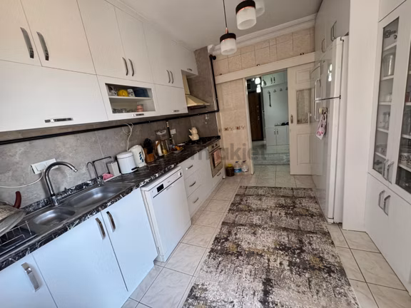 By Zinde'den Site İçinde Doğalgazlı Cam Balkonlu Masrafsız 170m2 1