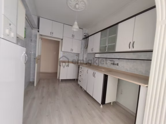 Yılmaz Gayrımenkulden Kıralık 2+1 Yüksek Giriş Yapılı Masrafsız Kıra 26 Bın 1