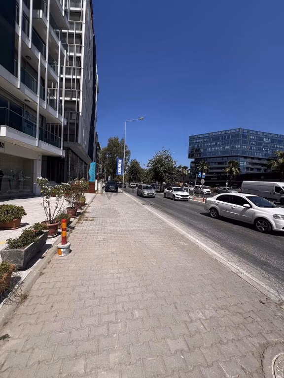 Bayraklı Ankara Asfaltı Caddesi Üzeri Tabela Değeriyüksek Dükkan 1