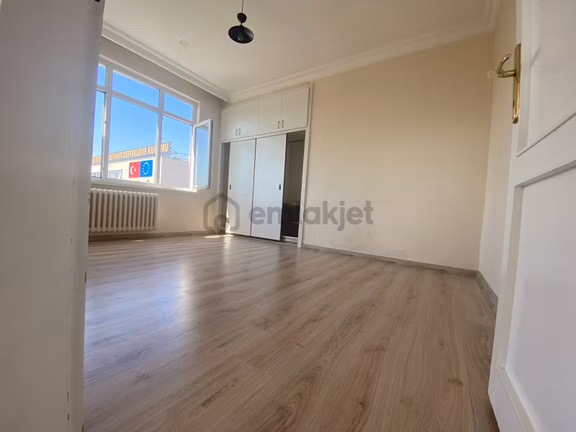 Kuttaş'tan Milli Kütüphane Karşısı Site İçerisinde 3+1 Kiralık 1