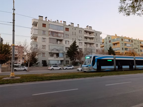 Fetih Mh.aslanlıkışla Cd.tramvay Yanında Kiralık Geniş 3+1 Daire 1