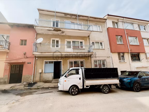 Turyap Kurtuluş'tan Acil Satılık 3 Katlı Komple Bina 1