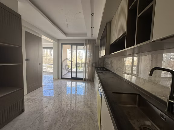 Rota Dan Kent Meydanı Karakuş Parmada 3.5+1 Satılık Lüks Daire 2