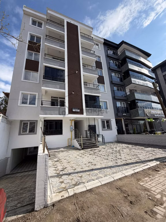 Liva Gayrimenkul'den Bağbaşı Dört Yolda Satılık Sıfır 1+1 Daire 1