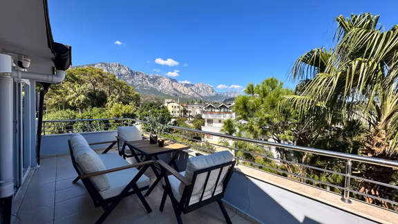 Kemer Merkezde, Dağ Manzaralı, Eşyalı Satılık 2+1 Dubleks Daire 1