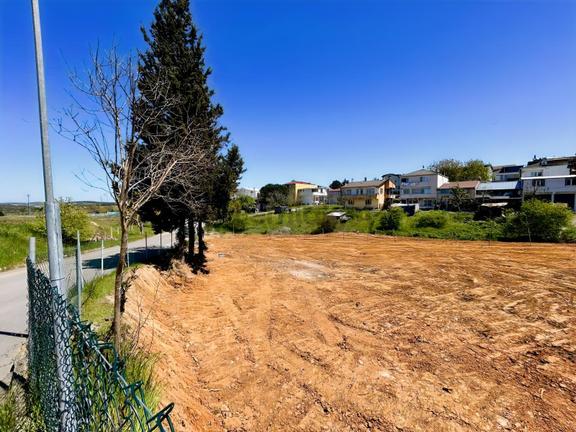Çevre Yollarına Yakın Etrafı Çevrili 1.500 M² Kiralık Arsa 2