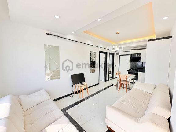 Havuzlarda 1+1 Ara Kat Eşyalı Satılık Daire Araç Takaslı 2