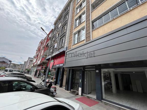 Biga İstiklal Caddesi 600m2 Satılık 3 Katlı Ticari Dükkan Yatırım Fırsatı!! 2