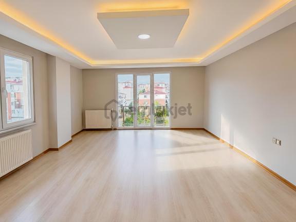 Akkaya İnşatan Rumelide Site İçerisinde E.banyolu K. Otopark 3+1 1