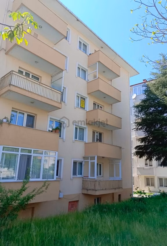 Fatih Mahallesinde Cadde Üstünde 3+1 Ara Kat Daire 1