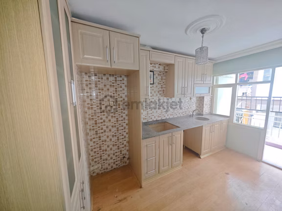 Mızraklı Caddesi Yakını Kiralık 2+1 Daire 2