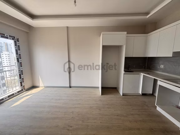 Gültepe'de~caddeye~yakın~yeni~binada~1+1~lüx~işçilik~satılık~ 1