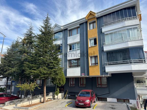Cengizhan Mahallesinde Metroya 200metre Uzaklıkta Satılık Daire 1