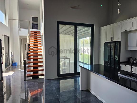 İzmir Çeşme Musalla'da 5+1 Kiralik Villa 2