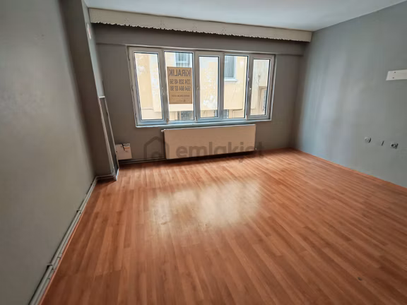 Barış Gayrimenkul'den Umurbey'de Ara Kat 2+1 Daire. 1