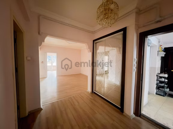 Cumhuriyet Caddesi Meydan Avm Yanı Kiralık 4+1 Daire Asansörlü 2