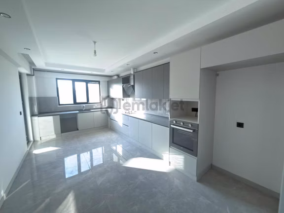 Site İçi Güvenlikli Açık Havuzlu Geniş Ferah Kiralık Dairemiz 1