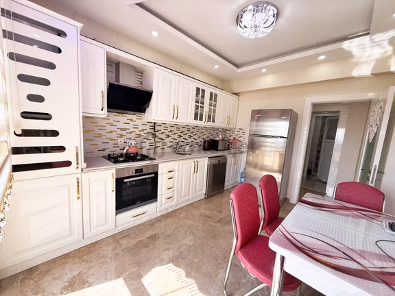 Karacaahmet'de Cami Okul Park Yakını Genş Cam Balkon Bakımlı 2+1 2