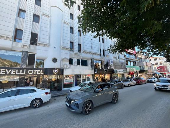Bizim Emlak'tan Cumhuriyet Caddesi'nde Prestijli Kiralık İş Yeri 2