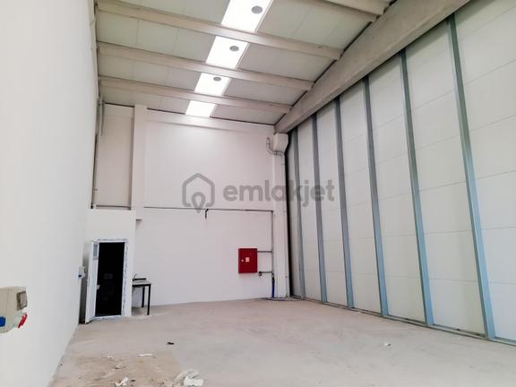 Kocasinan Metalsan'da103m2 Yanı Arkası Kullanılır Kiralık Dükkan 2