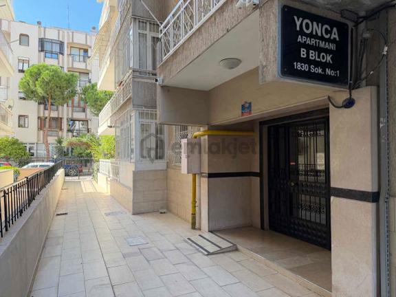 Karşıyaka Bahçelievler’de Cadde Üzerinde, 80 M² Net, 2+1 Kiralık Ofis 2