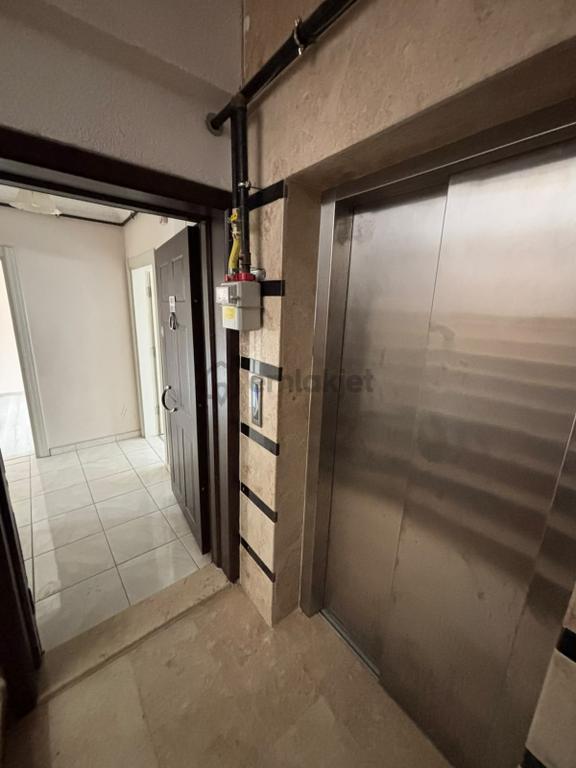 Usta Gayrimenkul'den Kiralık 2+1 Doğalgazlı Daire 1