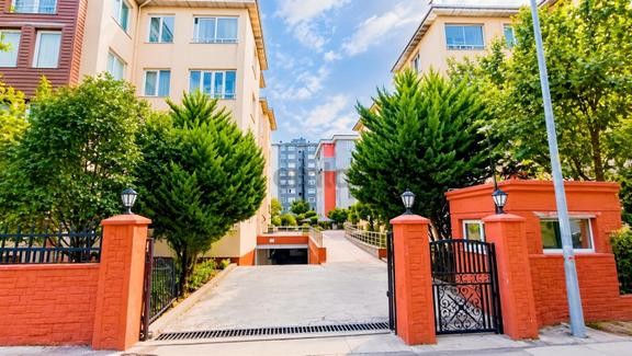 Remax Hedef Gökhan Aslantaş'tan Sinanoba Akbelen Sitesinde 3+1 2