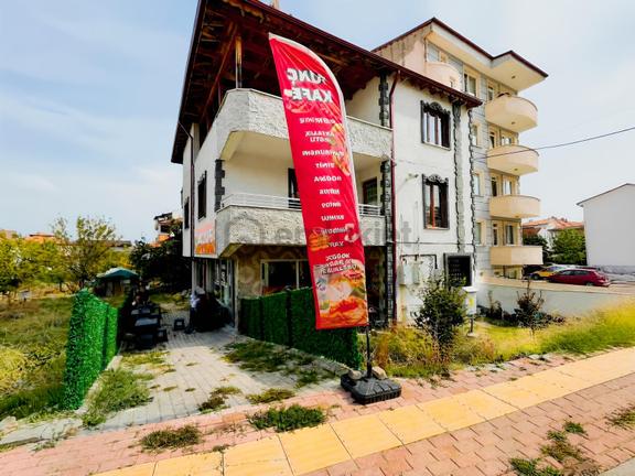 Beyaz Gayrimenkulden Beşiktaş'ta Devren Kiralık Kafe 1