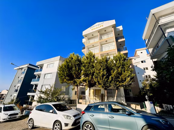 Kuşadası Merkezde Manzaralı Eşyalı Kiralık 1+1 Daire 1