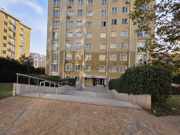 Şerifali Lavella 5 Sitesinde Ara Kat E.banyolu 3+1 Satılık Daire 2