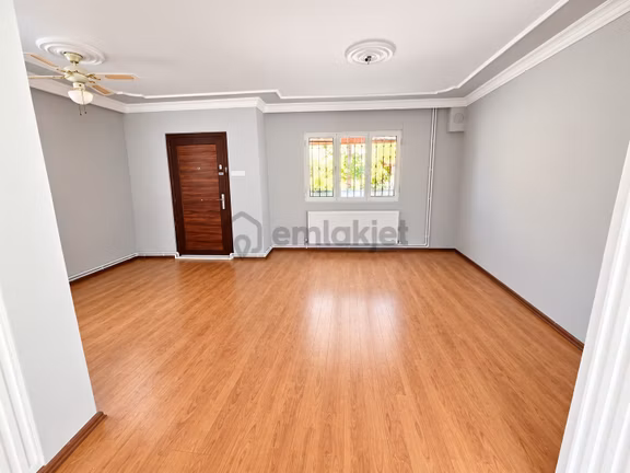 Urla Atatürk Mah.de Kiralık Müstakil Bahçeli Villa 2