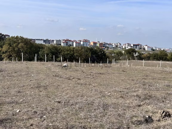Kızılpınarda İmarlı 300 M² Hisse! Emsallerin Çok Altında 1