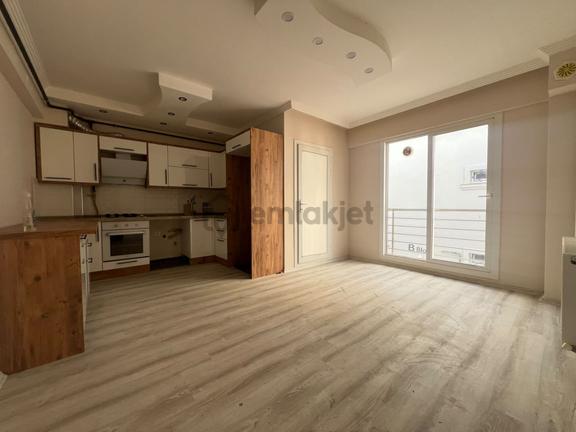 Merkezi Konumda 1+1 Eşyasız Uygun Fiyatlı Daire 1