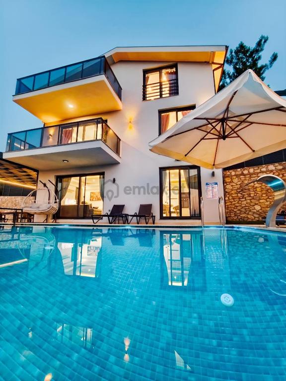 Muğla Fethiye Pazaryeri Mah. 5+1 Ultra Lüks Eşyalı Kiralık Villa 1