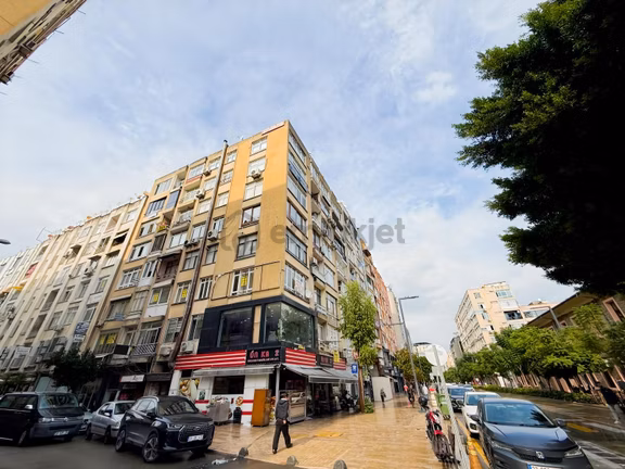 New Form'dan Çarşı Merkezinde Satılık 3+1 Ofis & İş Yeri 2