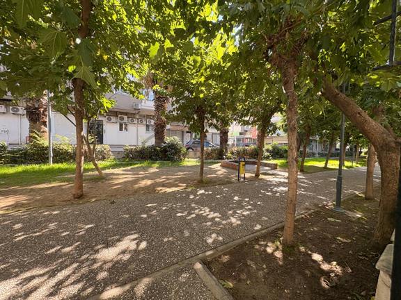 Buca Belediyesi Arkası Park İçi Doğalgazlı 3+1 Arakat Daire 1