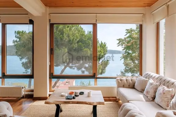 Sarıyerde Kesintisiz Boğaz Manzaralı 4+2 Müştemilatlı Villa 2