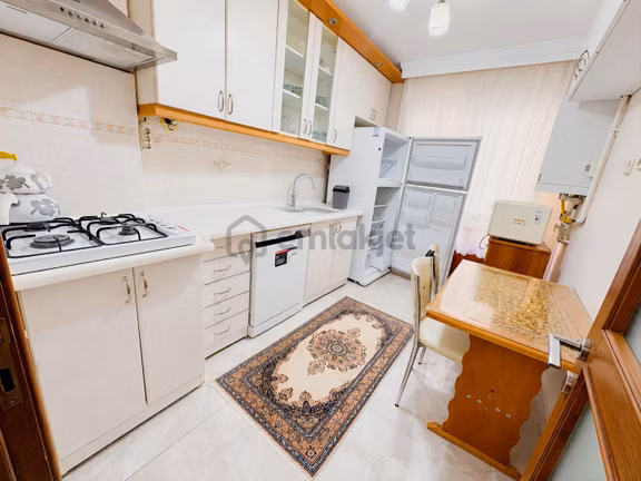 Etlik'te Hastaneler Yakını Caddede 3+1 Eşyalı Kiralık Daire 1