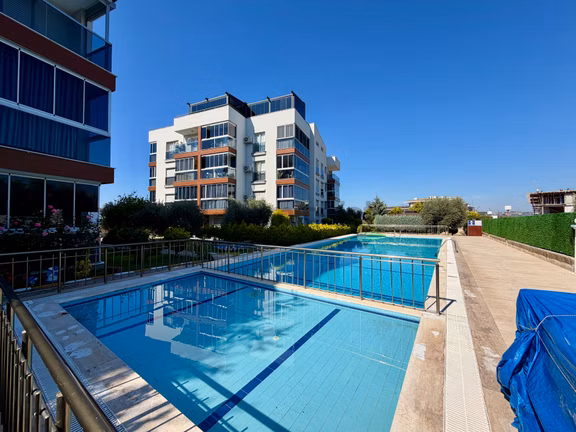 Davutlar Zeytindalı Sitesinde 4+1 Çatı Dubleks Daire 1