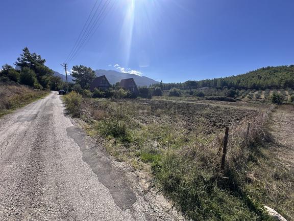 Seydikemer Kayadibi'nde, Müstakil Tapulu - Satılık 3362 M² Arazi 2